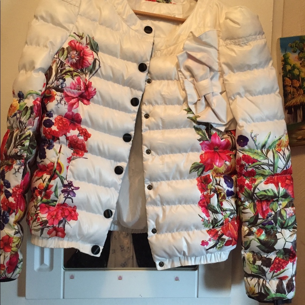 NEW Colorful Puffed Jacket, size XL Junior